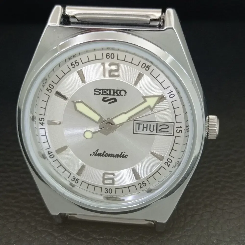 Vintage 1971 Seiko Automatic Mens Silver Watch W/daydate & Silver accents